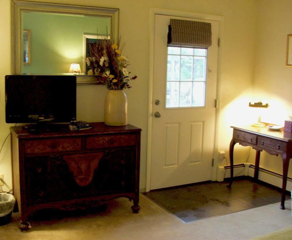 Inn At Charlotte B&B Μπέρλινγκτον Εξωτερικό φωτογραφία