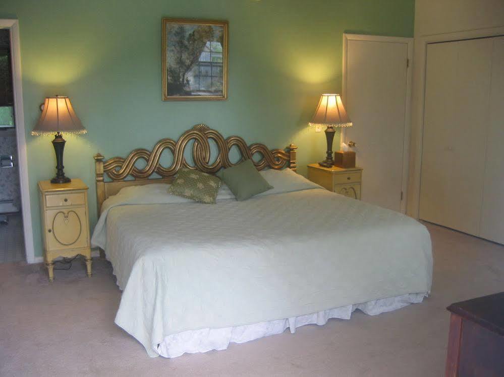 Inn At Charlotte B&B Μπέρλινγκτον Εξωτερικό φωτογραφία